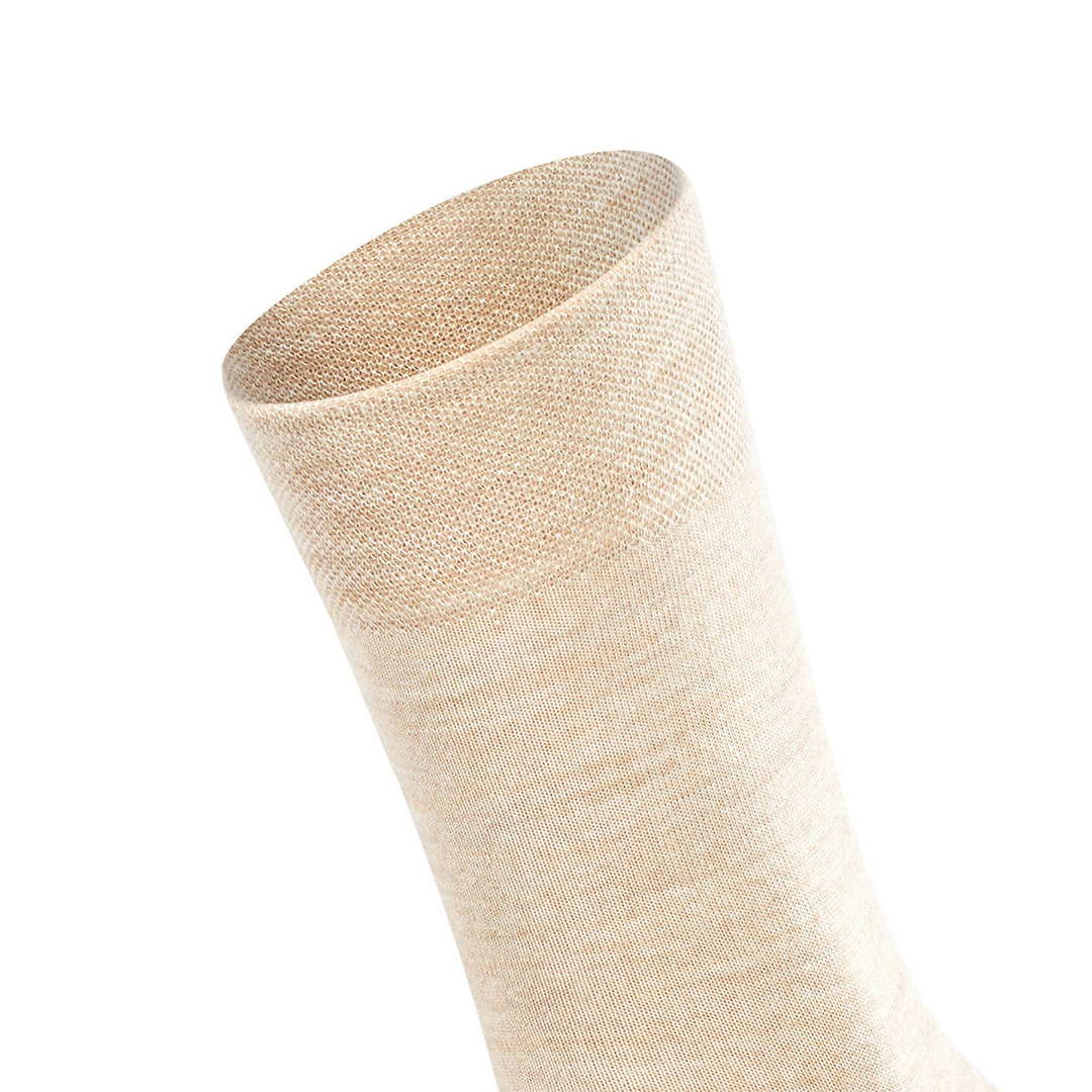 Beige sok met losse boord, fijne weving en elastische boordrand