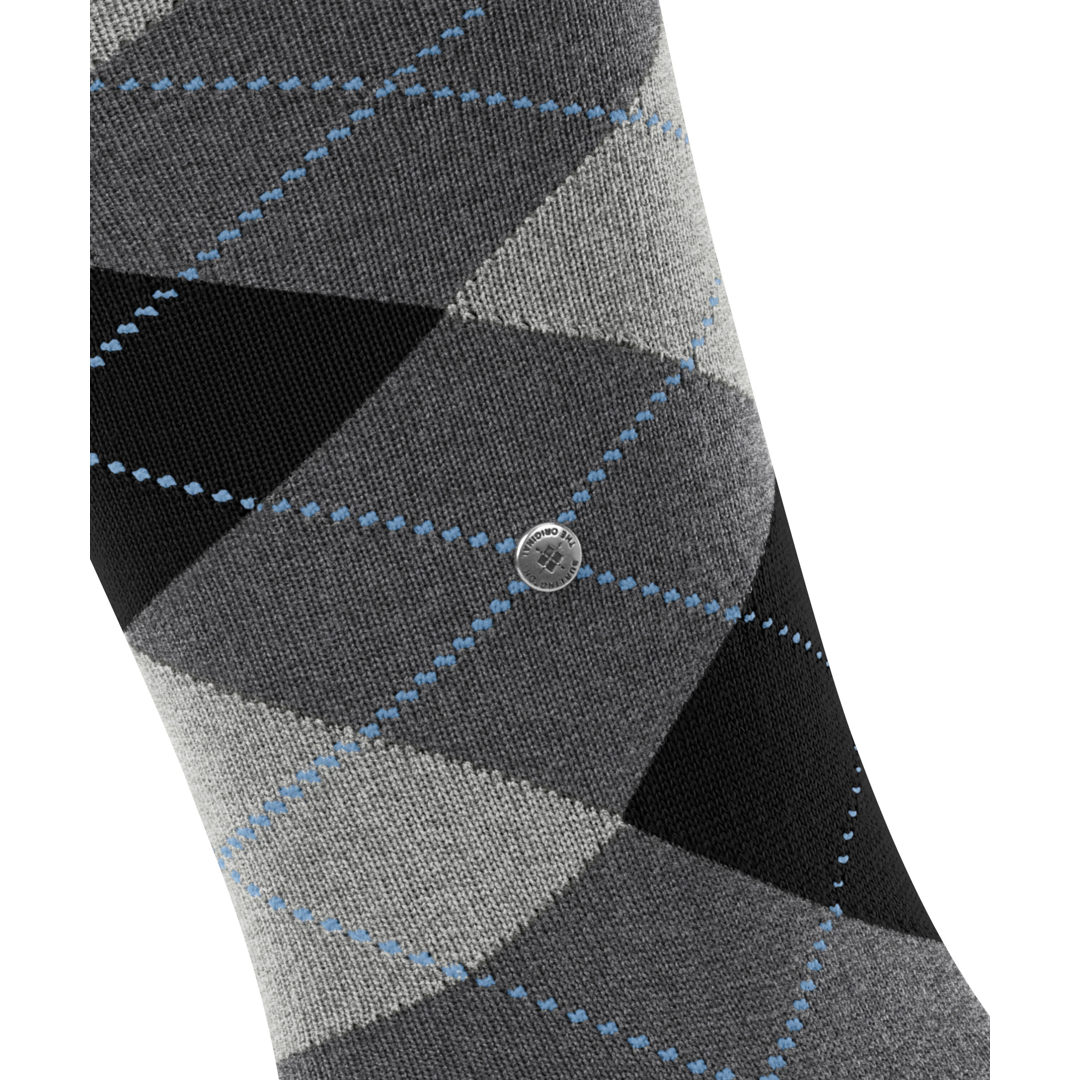 Detail heren kniekousen grijs met ruiten en blauwe stiknaden