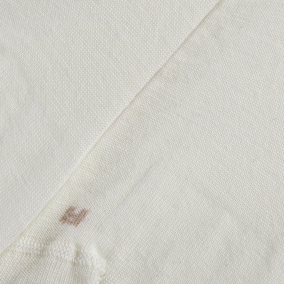 Witte sneakersok S17, close-up stof met klein merkteken