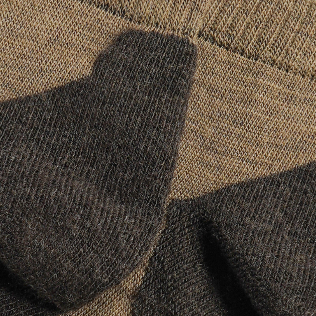 Thermo kwart wandelsok detail: ribboord en verdikte, zwarte zool