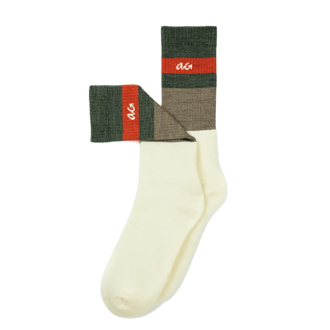 Wandelsokken off-white met logo op groene boord en rode/bruine banen