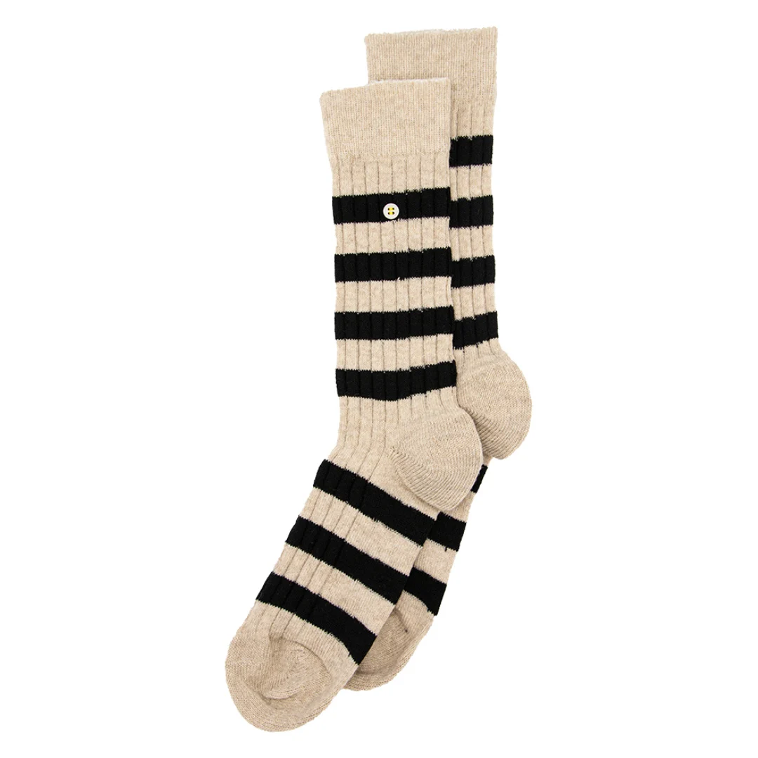 Gestreepte cosy sokken met rib, beige met zwarte horizontale strepen en logo-knop