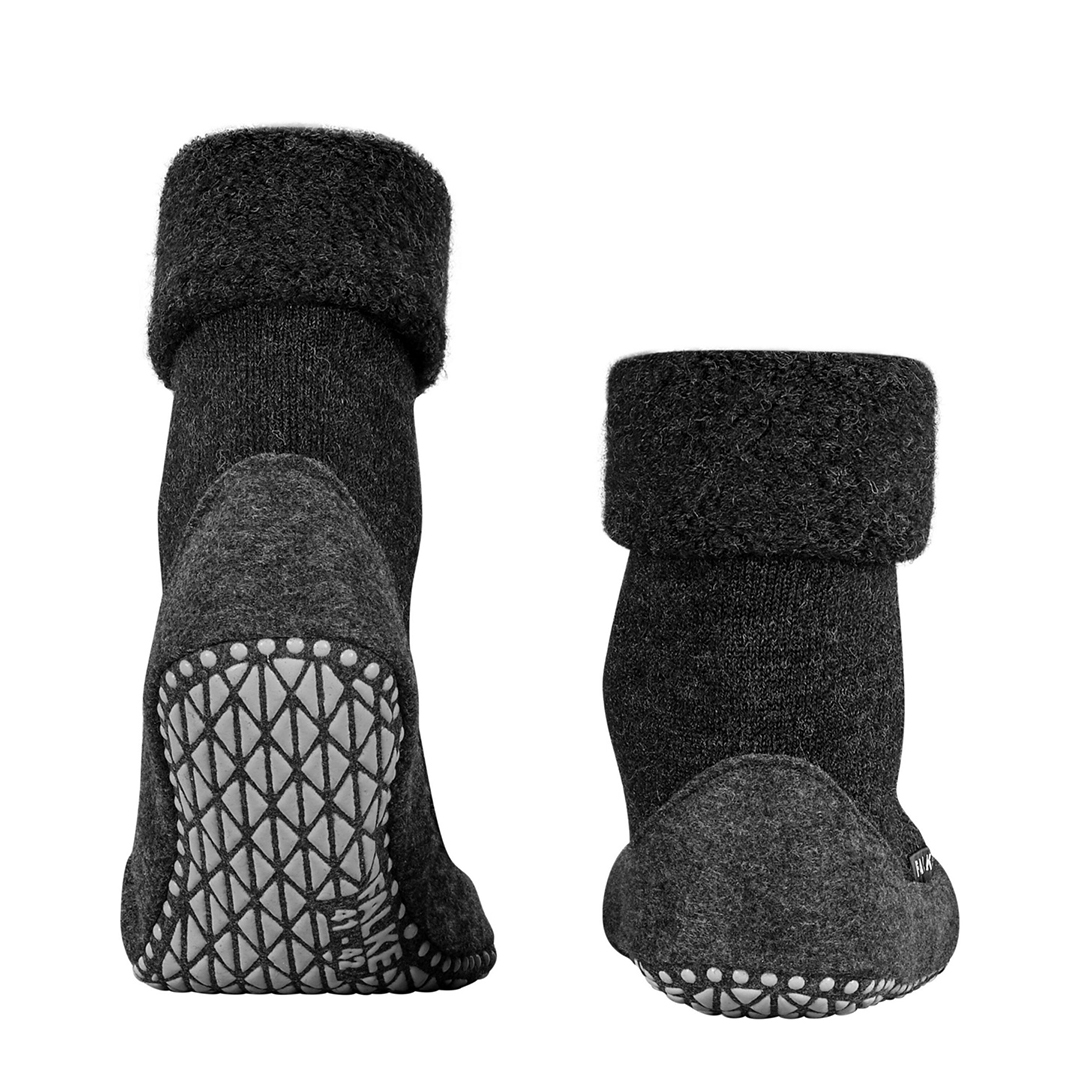 Cosyshoe pantoffels voor heren met zwart-grijze sok en open patroon bij de zool