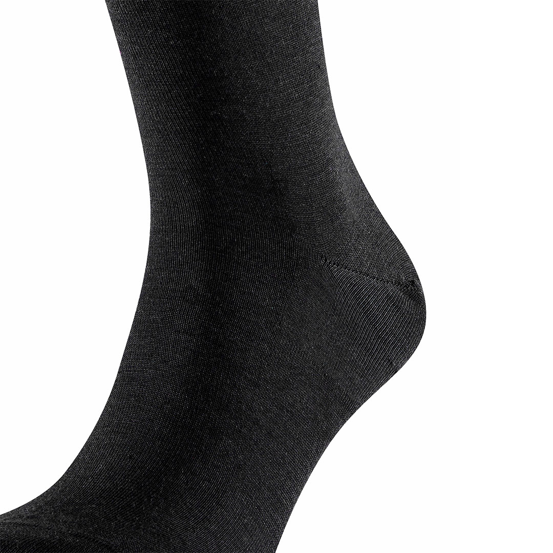 Falke airport heren wollen kniekousen