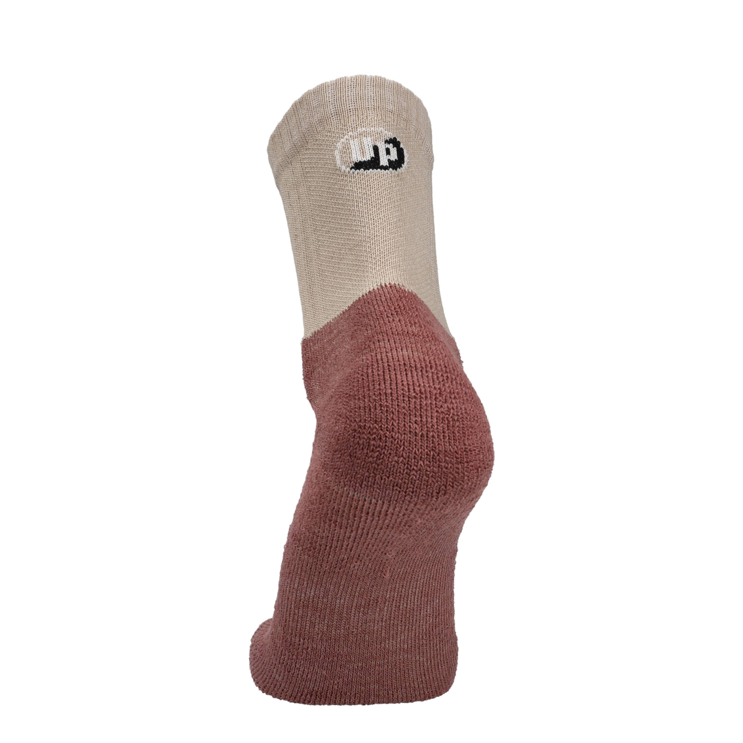 Wandelsok met beige boord en bordeauxrood schacht, UP-logo bovenaan